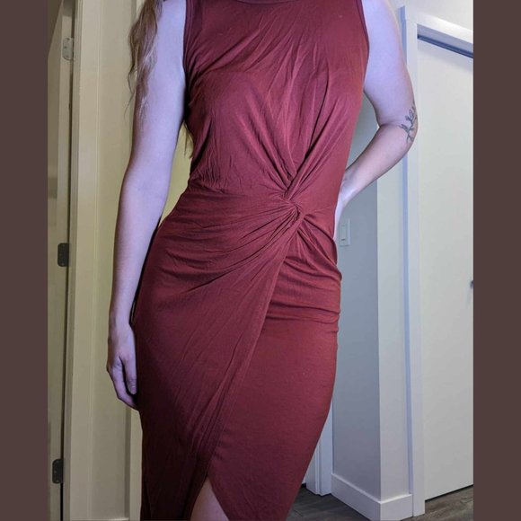 ⚡ SOLD Burnt Orange Sleek Twist-Waist Dress, All Tags Removed, Stretchy fits M - Picture 3 of 7